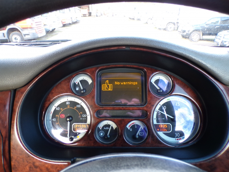 Vehicle Photo 12
